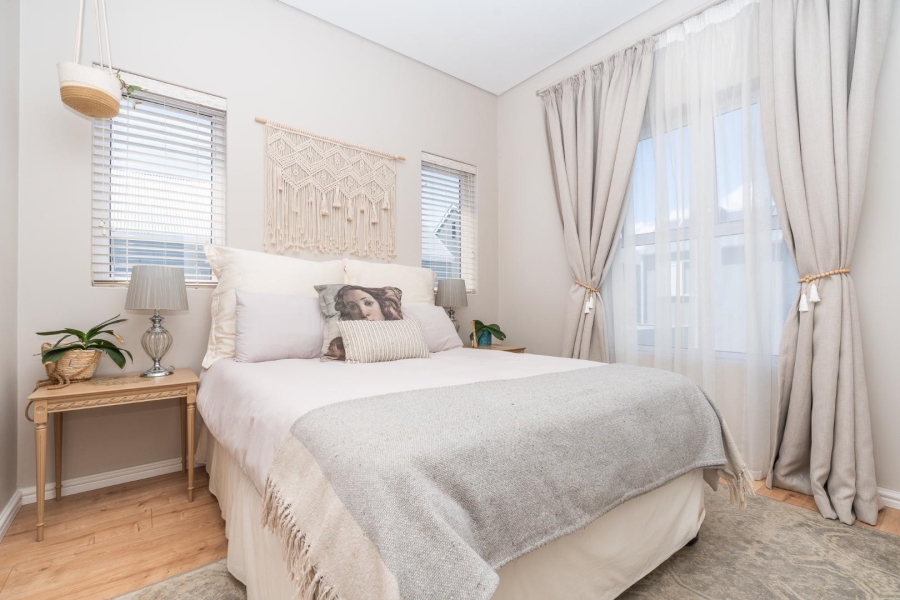 3 Bedroom Property for Sale in Somerset Lakes Western Cape